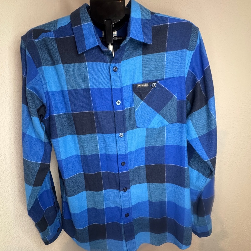 Columbia Men’s Blue Plaid Button Down Shirt Small (#254)